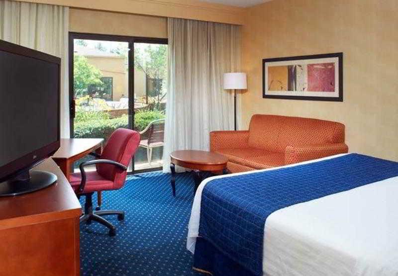 Готель Courtyard Columbus Вортінгтон Номер фото